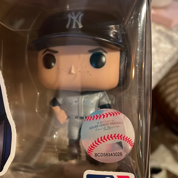 Funko POP!  AARON JUDGE NY YANKEES #4 never opened PAY THE MAN!!!!!!!!!!!!!!! - Picture 5 of 5